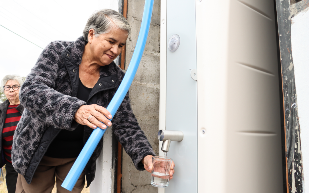 Benefician a más de 30 mil habitantes con acceso a agua potable gratuita gracias a plantas móviles de ultrafiltración